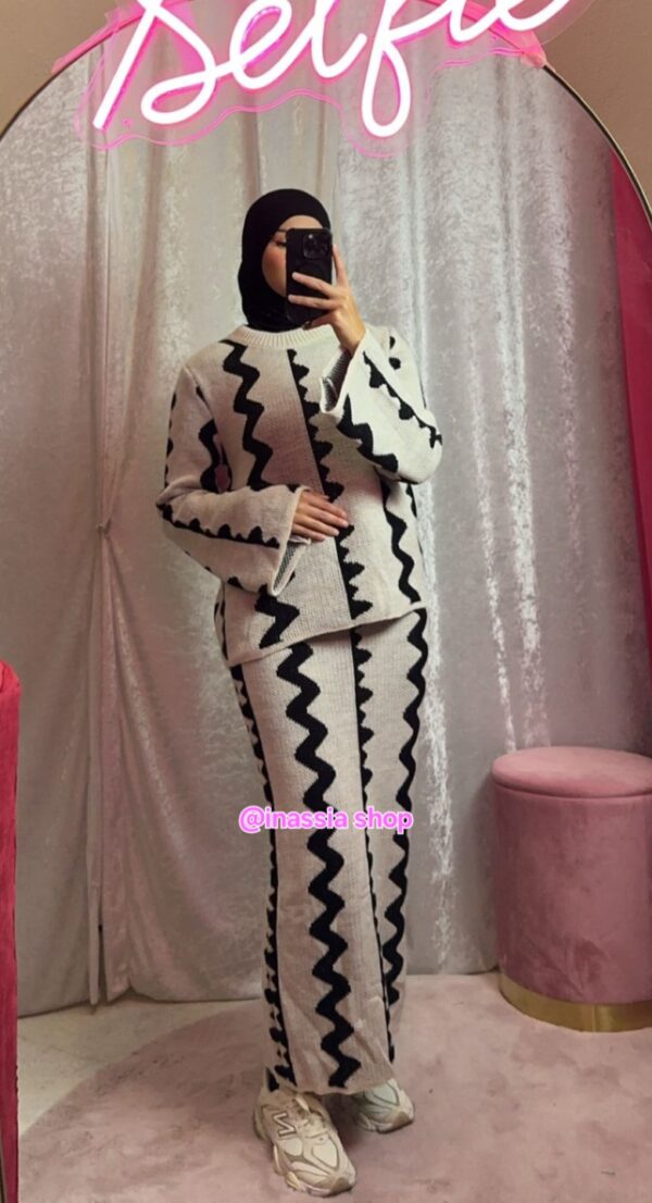 ENSEMBLE JUPE BEIGE ZIGZAG NOIR
