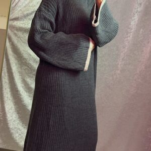 ROBE GRISE CONTOUR BLANC